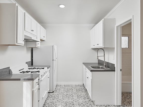 4th image of 2636 Kansas Ave #8A