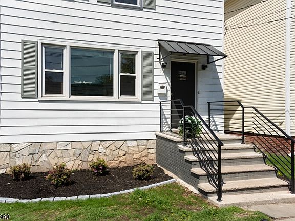 3rd image of 108 Thomas St
