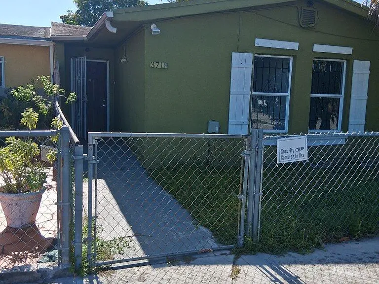3718 NW 213th St — Photo 14