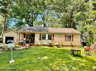 325 Cedarhurst Dr, Jackson, MS 39206