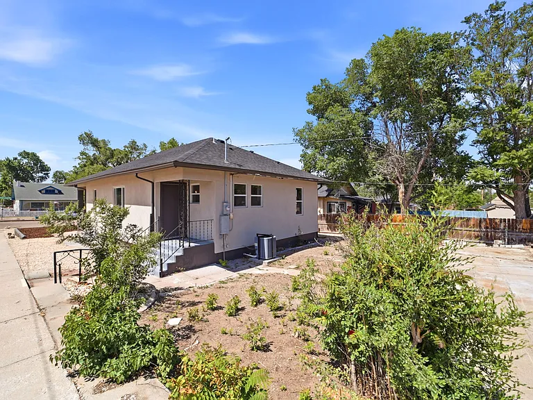 330 Jefferson St — Photo 49