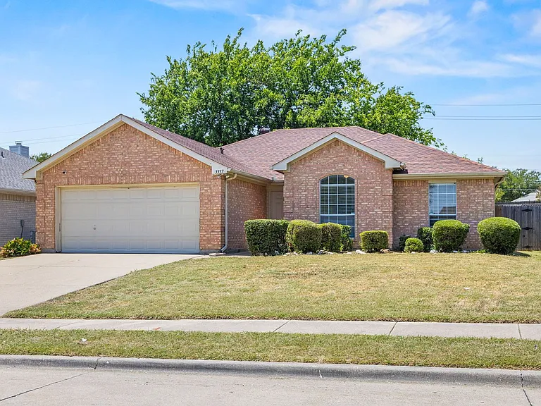3357 Galaway Bay Dr — Photo 2