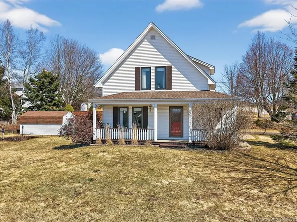 60 Amand Cres, Dieppe, NB E1A 6R9