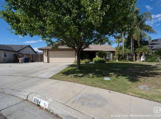 3504 Sandpebble Way, Bakersfield, CA 93313