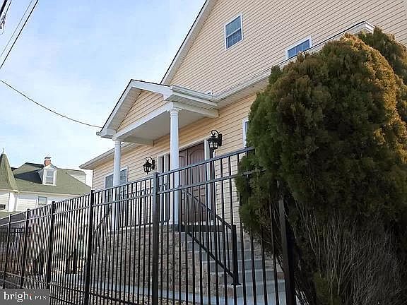 4th image of 110 N Maryland Ave