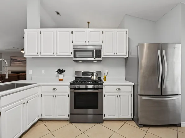 5187 Whitehurst Ln, Crestview, FL 32536