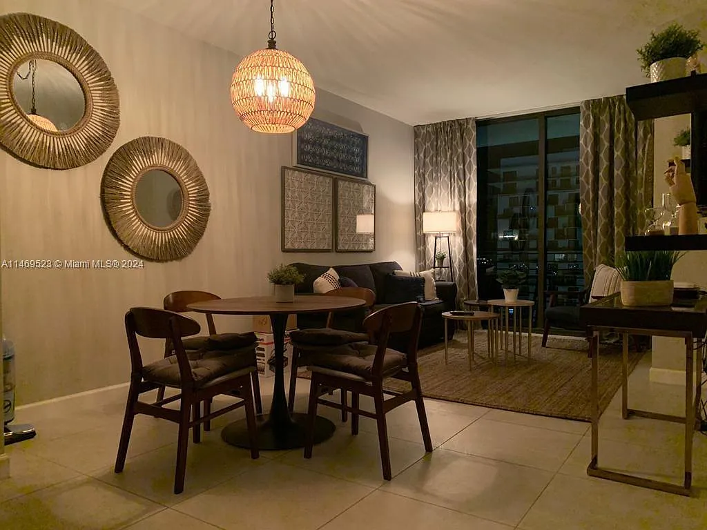 5350 Park Condo — Photo 3