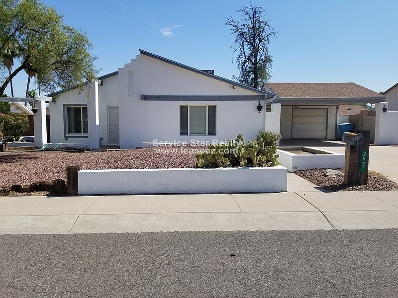 1st image of 2921 E Willow Ave