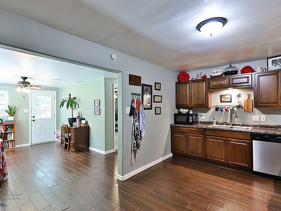 3rd image of 3173 Hunt St