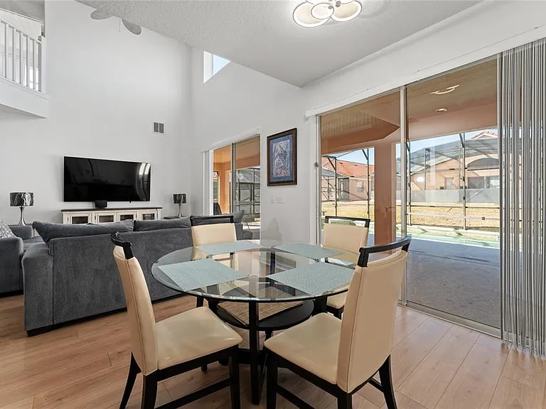 1031 Solana Cir — Photo 15
