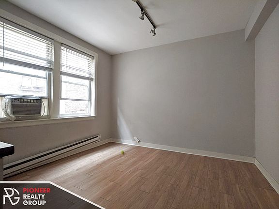 4th image of 517 W Belmont Ave #511-35