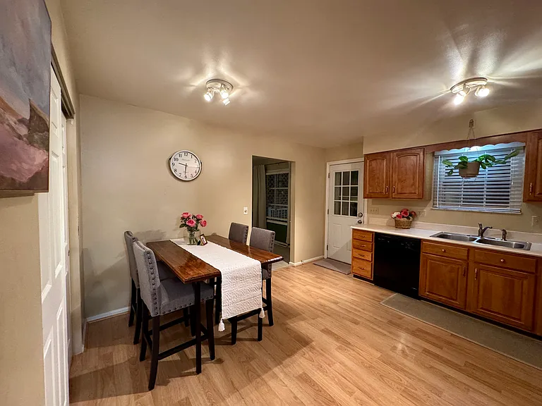 2 Michael Dr — Photo 8