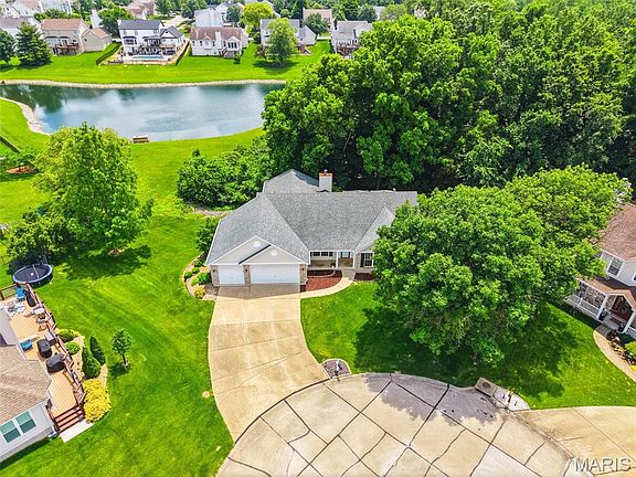 3rd image of 4 Sanborn Valley Ct