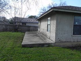 2nd image of 614 E Live Oak St