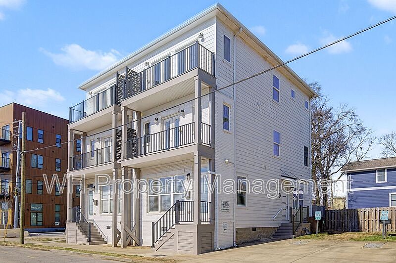 1st image of 123 Berry St