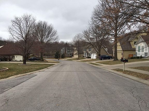 4th image of 2245 NE Waterfield Ln