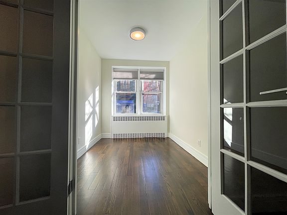 5th image of 780 Greenwich St APT 1R