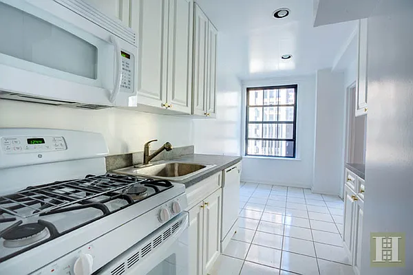 Rented by Halstead Real Estate | media 14