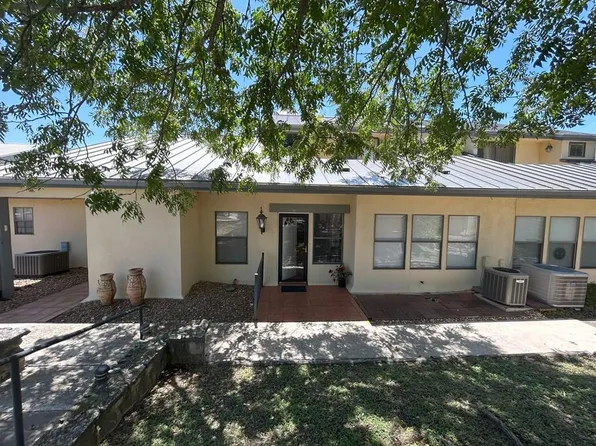 220 Riverhill Club Ln, Kerrville, TX 78028