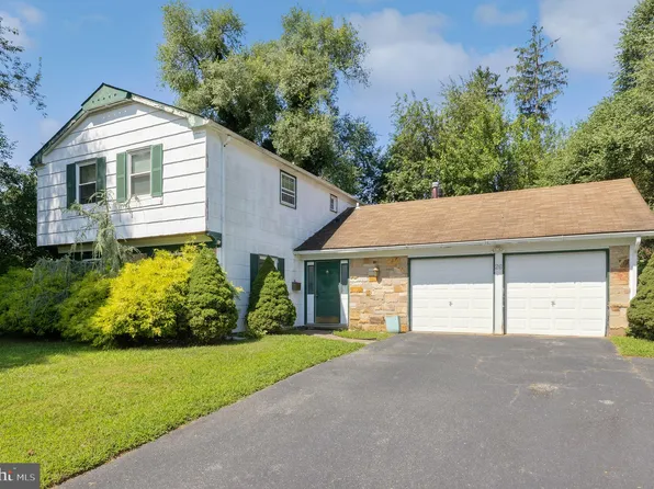 26 Tweedstone Ln, Willingboro, NJ 08046