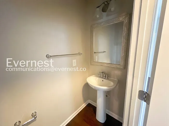 206 Welcombe St — Photo 20