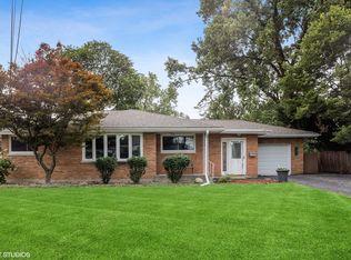 810 Pershing Ave, Wheaton, IL 60189