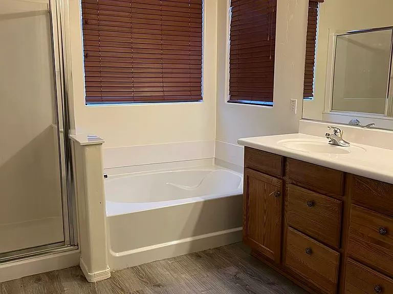 504 E Calle Escora — Photo 12