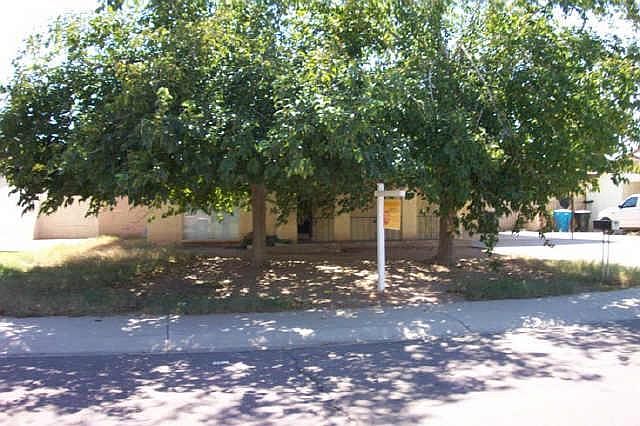 1st image of 4427 W SUNNYSIDE Drive