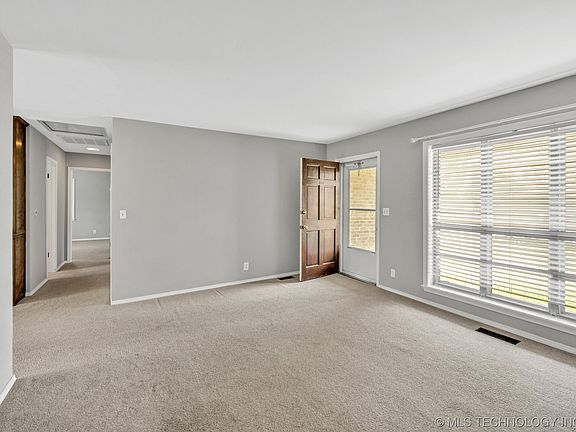 5th image of 206 E Atlas Ave