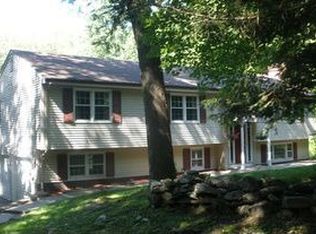 70 Lebanon Rd, Bethany, CT 06524