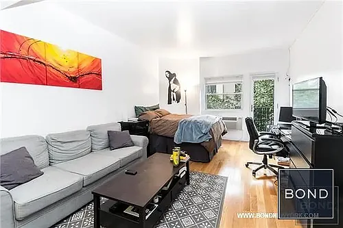 211 Thompson St Photo 1
