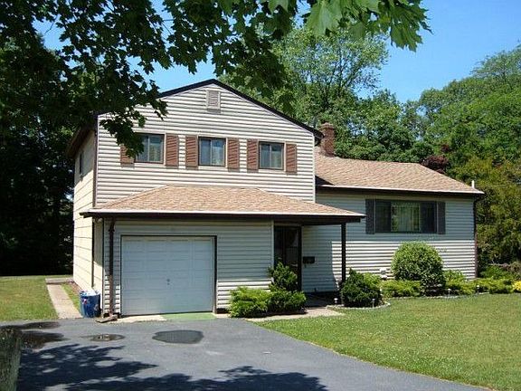 2nd image of 16 Cortland Dr