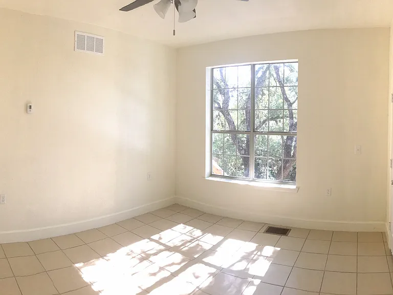 1111 N Lbj Dr #A — Photo 5