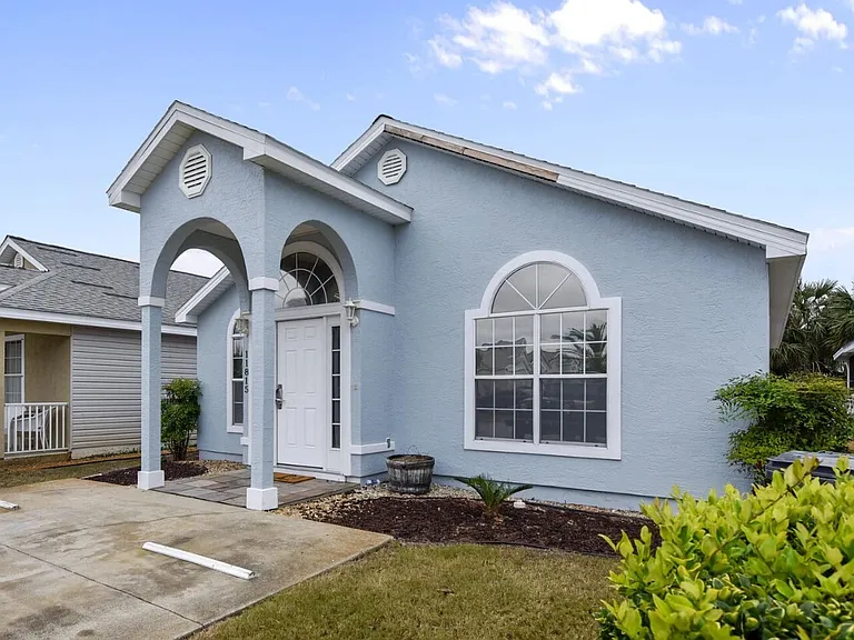 11815 Seashore Ln — Photo 16