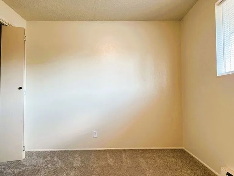 703 Broadway St #4 — Photo 16