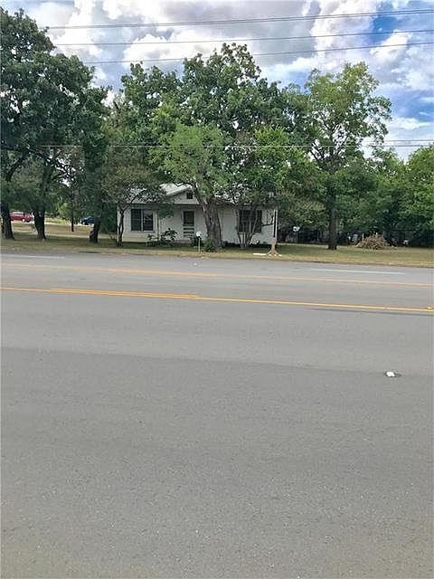 1st image of 204 W Main St
