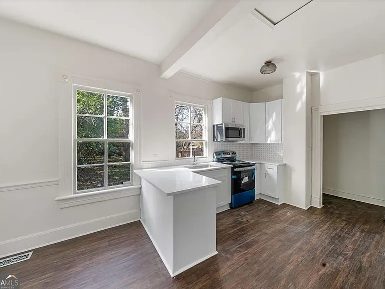 170 Rogers Ave — Photo 11