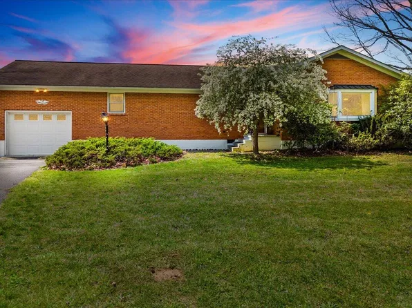 563 Montague Dr, White Sulphur Springs, WV 24986