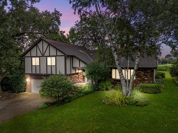 2709 Minot LANE, Waukesha, WI 53188