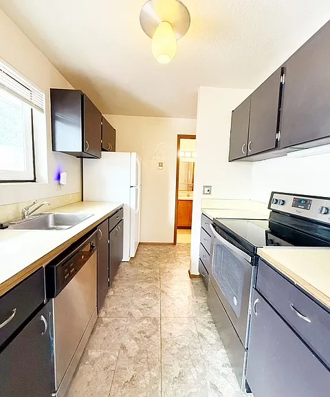 100 N Lafayette Ave — Photo 6