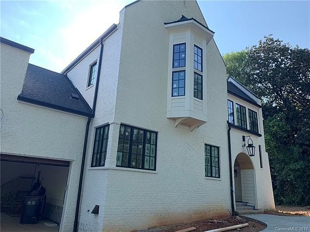 2nd image of 1204 Townes Rd