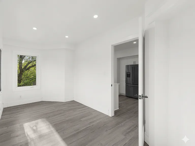 166 Wentworth St S #3 — Photo 9