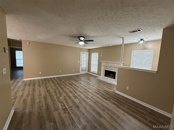 3rd image of 3816 Carriage Oaks Dr