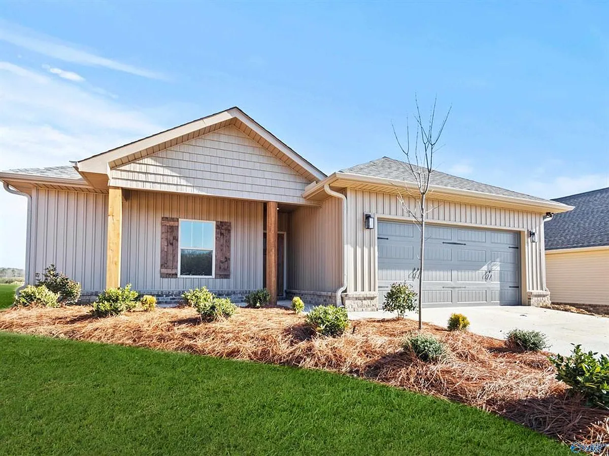 Building Photo - 221 Deer Trl