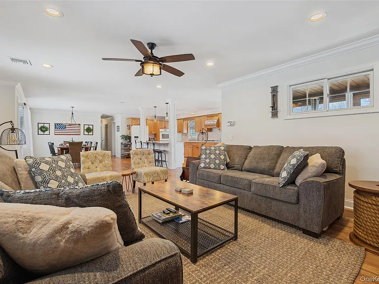144 Manor Ln — Photo 12