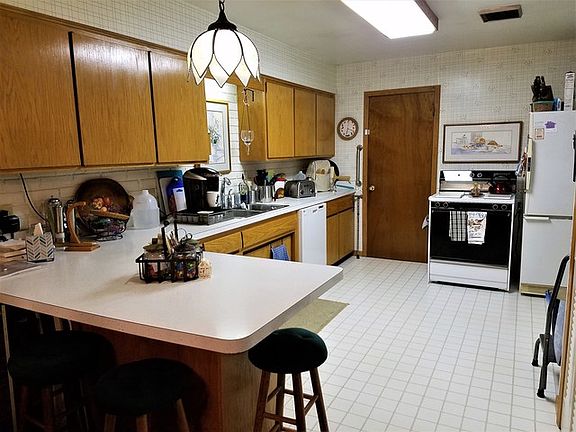 5th image of 23800 W Sussex Dr