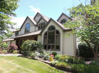 167 Colonial Dr, Canfield, OH