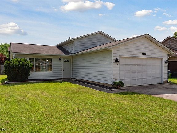 2nd image of 3917 Oxford Dr