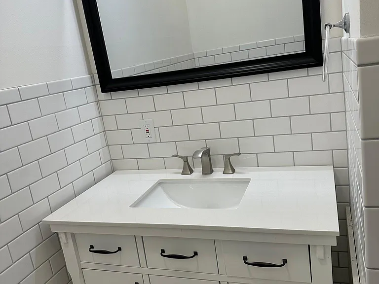 2433 Emerson Ave S #2 — Photo 4