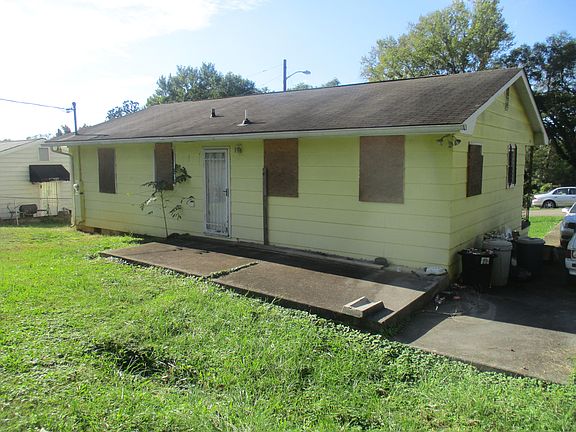2nd image of 3020 Sunset Ave